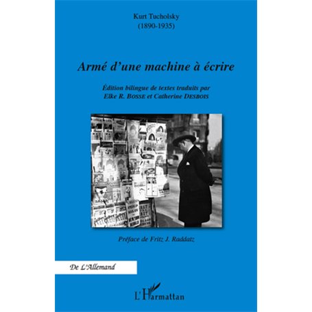 Armé d'une machine à écrire