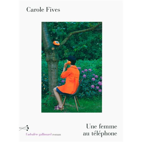 Une femme au téléphone