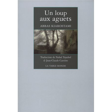Un loup aux aguets