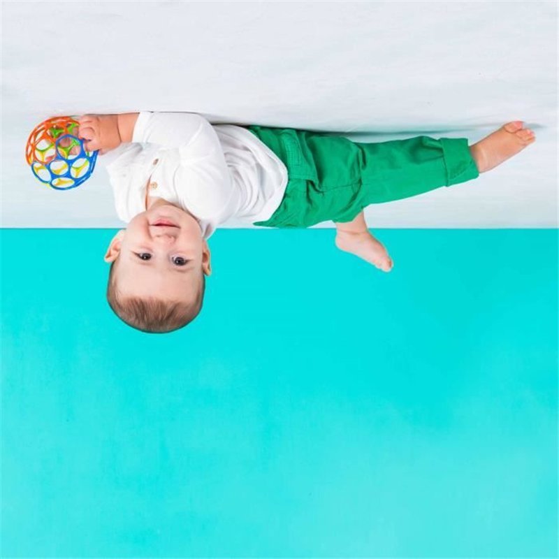 Image secondaire de BRIGHT STARS Oball Classic balle flexible, facile a manipuler, jouet d'activité sensorielle, enfants tous âges, multicolore