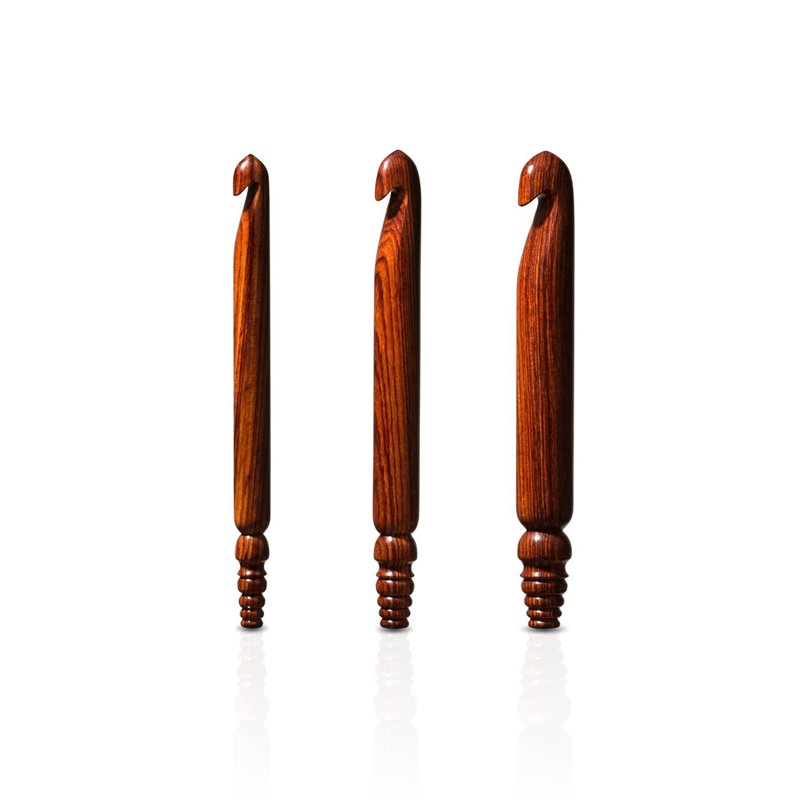 Furls Crochet, Wood, Rosewood, 20mm