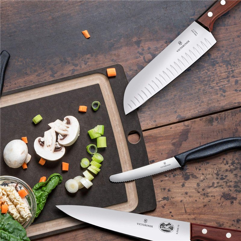 Image secondaire de Victorinox Wood Couteau Santoku, Érable Modifié, Lame Alvéolée, 17 Cm, Boîte Cadeau