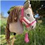 Hobby Horse Ensemble d'accessoires Licol moumoute Rose avec Longe et Bonnet Anti-Insectes Rose pour activité de Hobby Horsing.