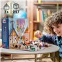 LEGO 76418 Harry Potter Le Calendrier de l’Avent 2023, avec 24 Cadeaux de Noël Dont 18 Sets du Village de Pré-au-Lard et 6 Minif