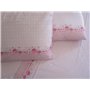Parure de lit double en flanelle de pur coton, drap plat 240 x 280 cm. Drap housse 180 x 200 cm. 2 taies d’oreiller : 52 x 82 cm