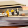 Evemodel P8711 Lot de 60 figurines différentes assises Piste H0 1:87
