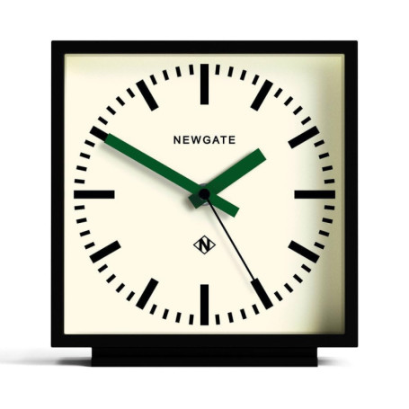 NEWGATE® Horloge de Bureau Amp | Design carré de Gare | Boîtier Noir avec Aiguilles Vertes | Style Moderne pour Bureau, Table, c