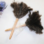 Plumeau en Plumes d'Autruche Naturelles avec Poignée en Bois - 40 cm