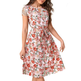 Robe Fleurie à Col Clé et Ceinture en Dentelle Guipure Multicolore