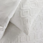 Parure de lit Essential TODAY - 220x240 cm - Effet tufté blanc pour 2 personnes