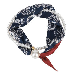 Goktvai Collier Écharpe Magnétique en Soie avec Breloque, Style Rétro Imprimé Floral Satin Carré Collier Bandana Accessoire de M