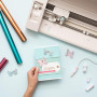 We R Memory Keepers Plume Kit de démarrage en Aluminium avec Plus de 12 Articles, Multicolore, Un, Set Pièces